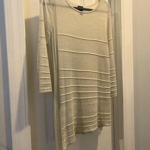 Travelers by Chicos size 3 metallic weave beige pull over top EUC  nice!